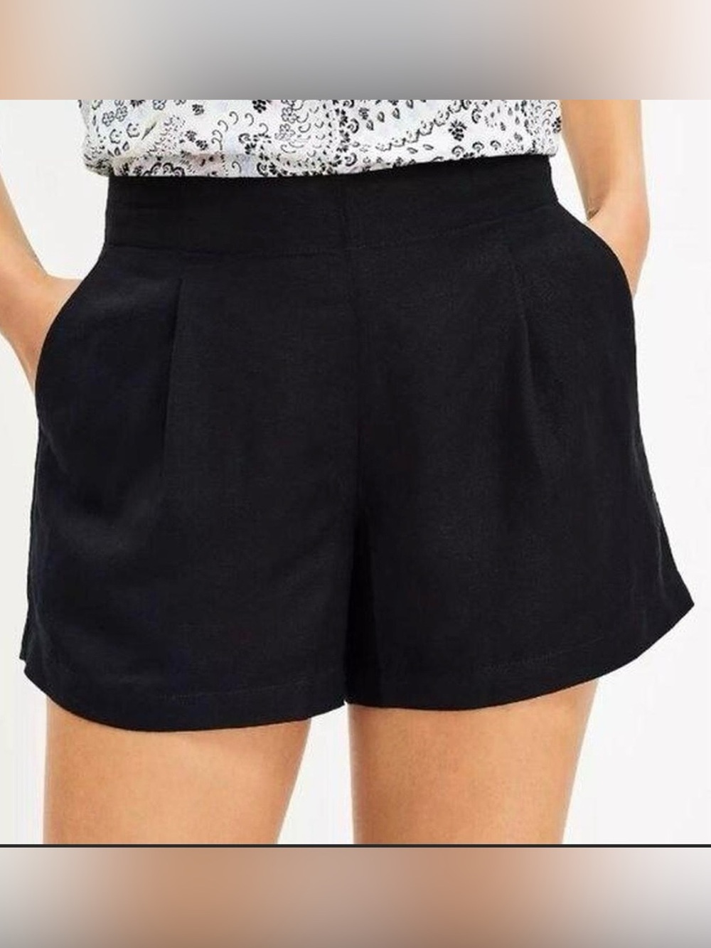 LOFT black linen pleated front pull on shorts M